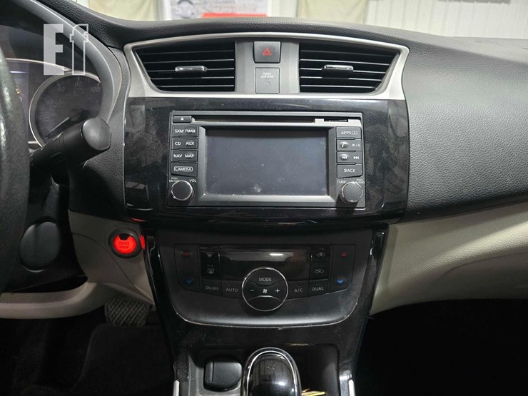 2017-nissan-sentra-image-14