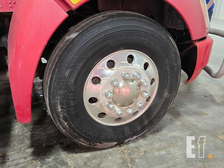 2013-kenworth-t370-image-23
