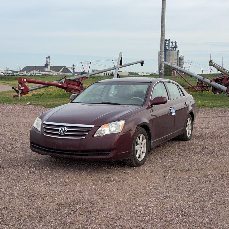 2005 Toyota Avalon Sedan