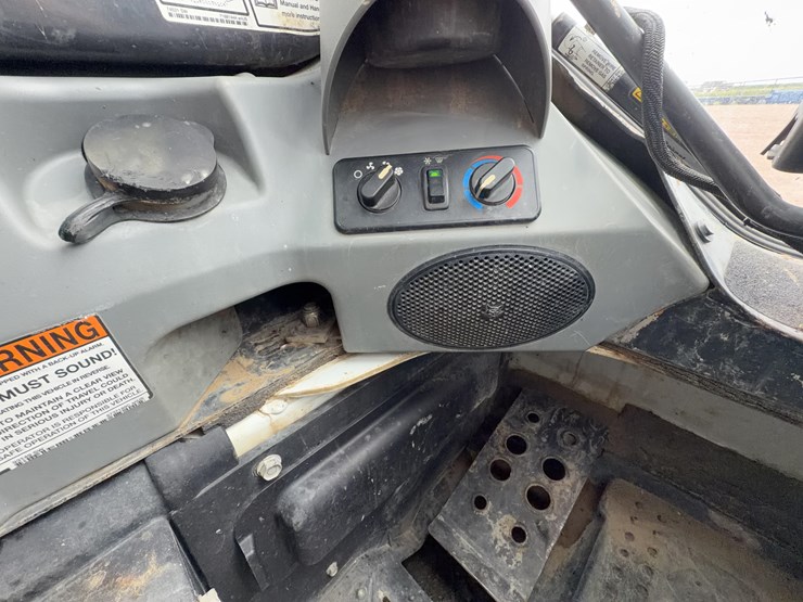 2017-bobcat-t650-image-18