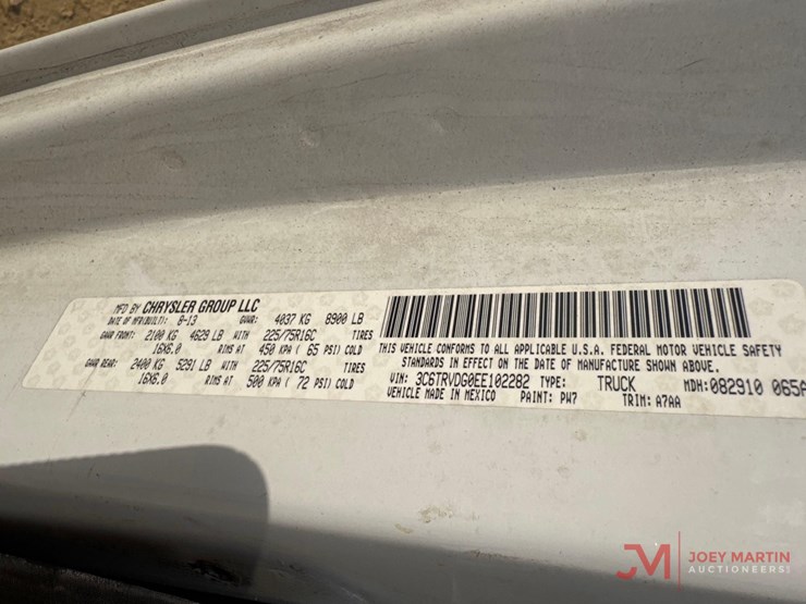 2014-dodge-2500-image-26