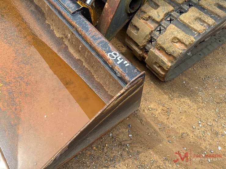 2011-deere-333d-image-4