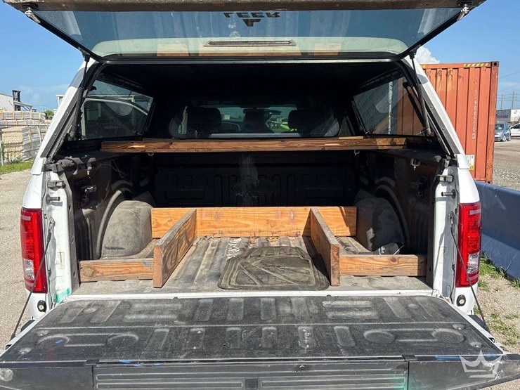 2016-ford-f150-image-23
