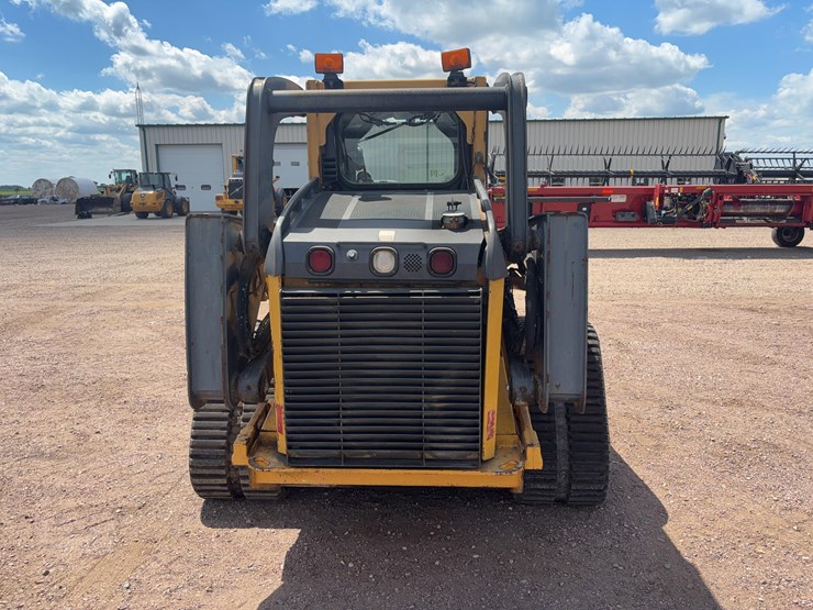 2011-john-deere-329d-image-6