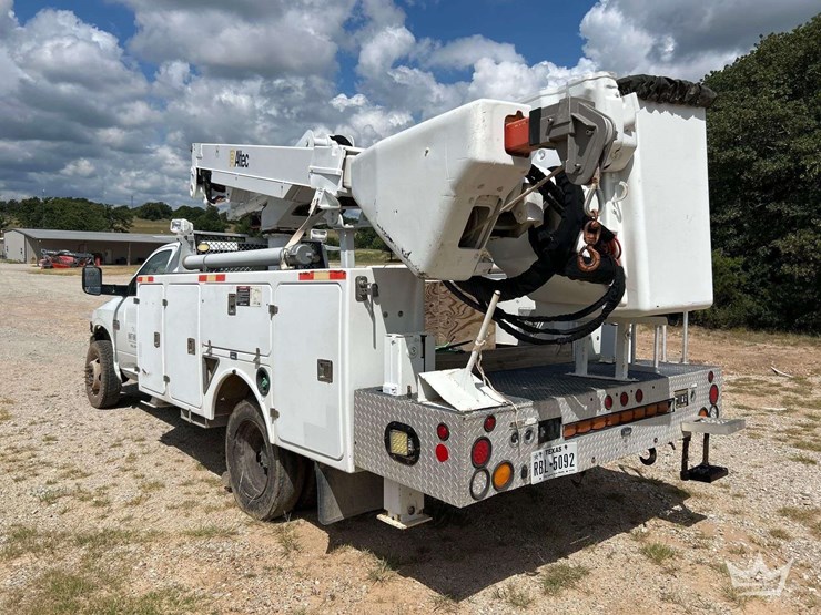 2011-ram-5500-4x4-altec-at40m-40ft.-bucket-truck-image-2
