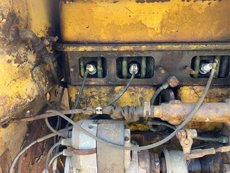 caterpillar-twenty-two-image-13
