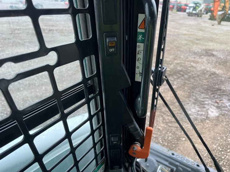 2023-bobcat-t770-image-26