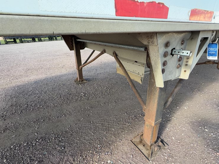 2009-cornhusker-hopper-bottom-image-11