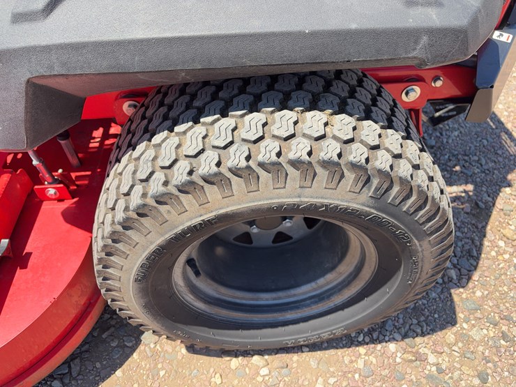 gravely-992267-zero-turn-mower-image-12