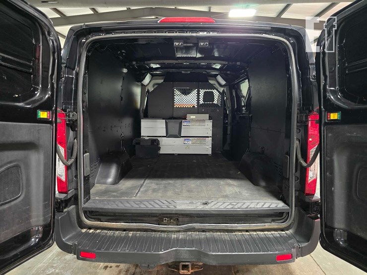 2015-ford-transit-image-17