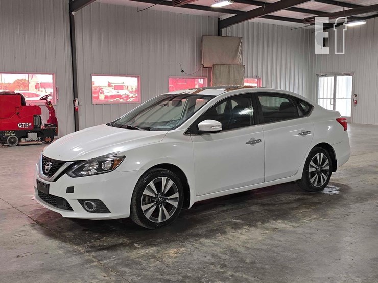 2017-nissan-sentra-image-1