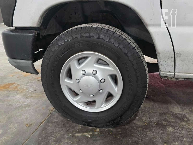 2013-ford-e250-image-19