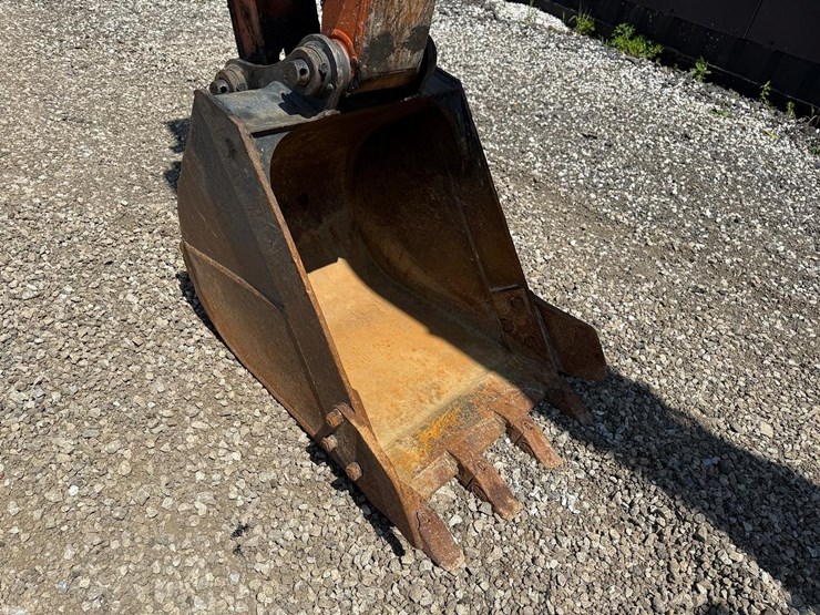 2021-hitachi-zx75us-5b-image-8