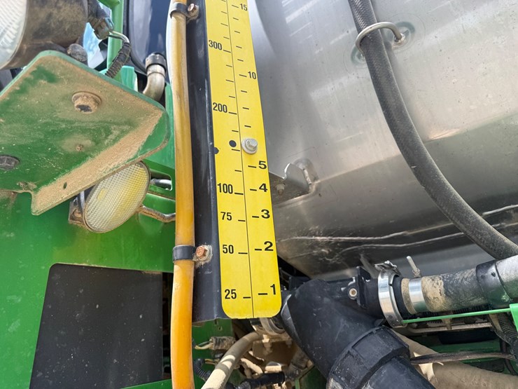 2016-john-deere-r4038-image-17