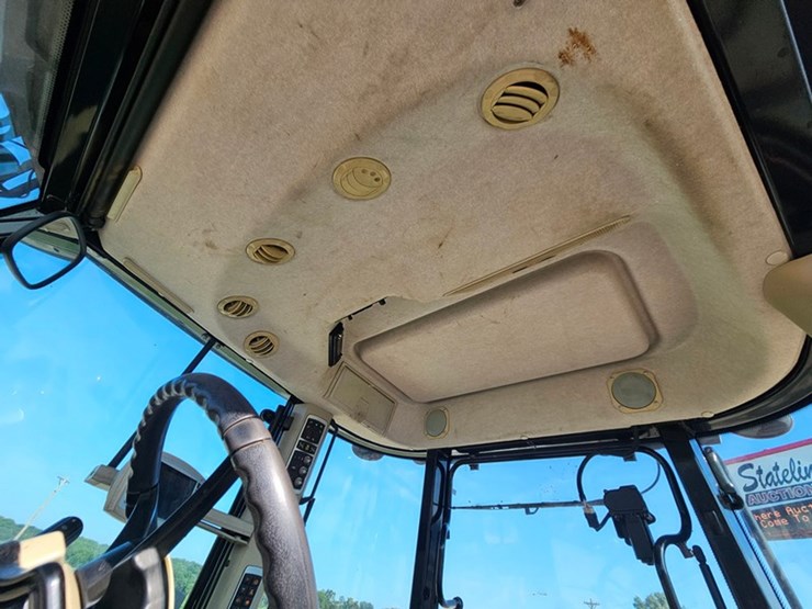 massey-ferguson-7624-image-57