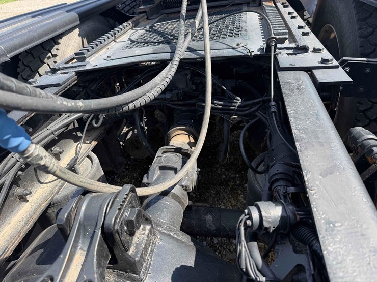 2012-kenworth-t800-image-21