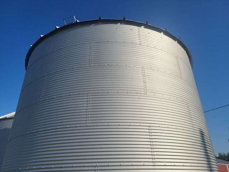 grain-bin---closest-to-road-image-14