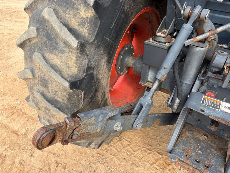 2014-kubota-m6060-image-26