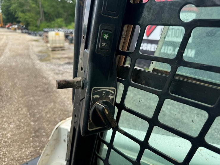 2021-bobcat-t770-image-28