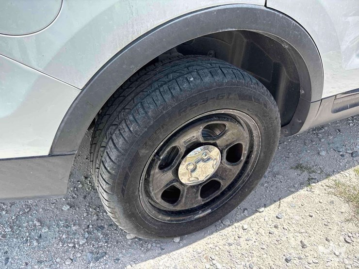 2013-ford-explorer-image-25