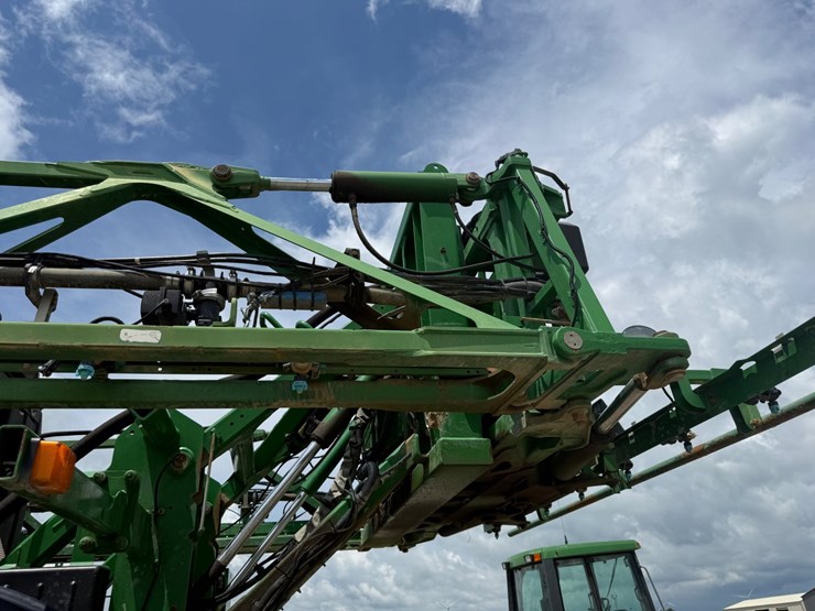 2016-john-deere-r4038-image-88