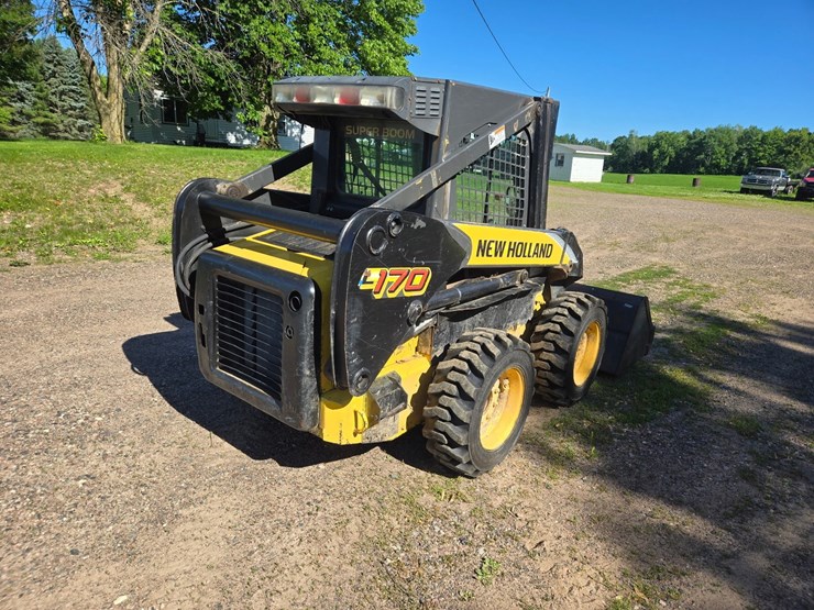 new-holland-l170-image-6