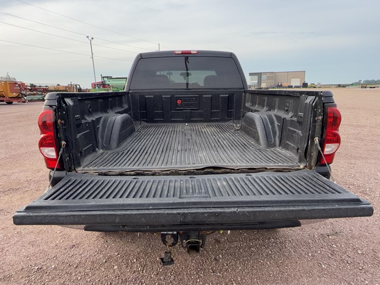 2003-gmc-sierra-2500hd-image-18