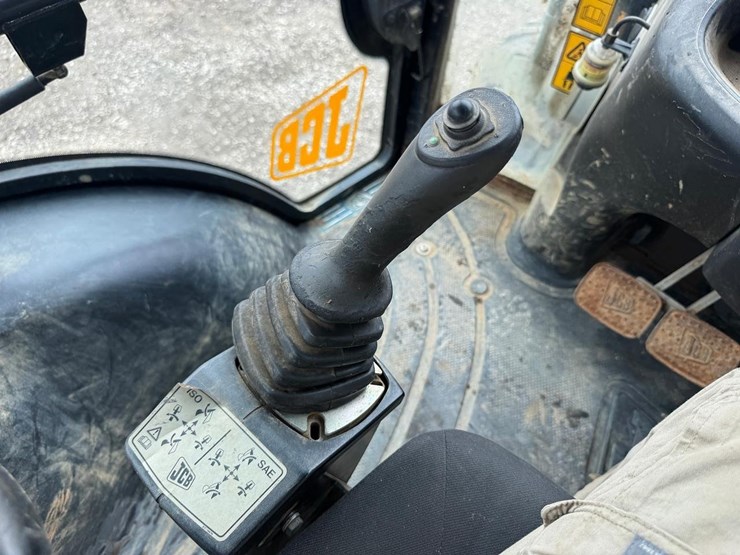 jcb-3cx14-image-32