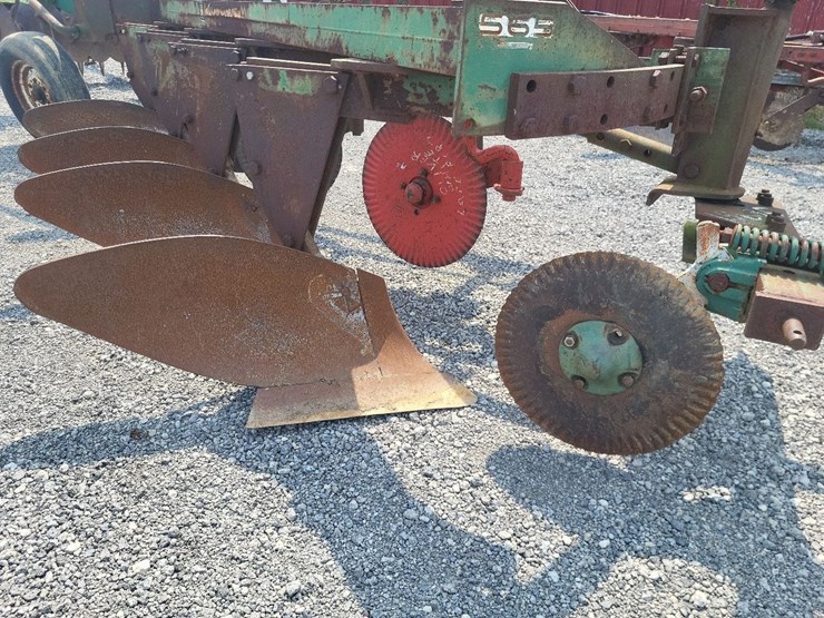 oliver-545-in-furrow--4-bottom-moldboard-plow-w/coulters-image-10