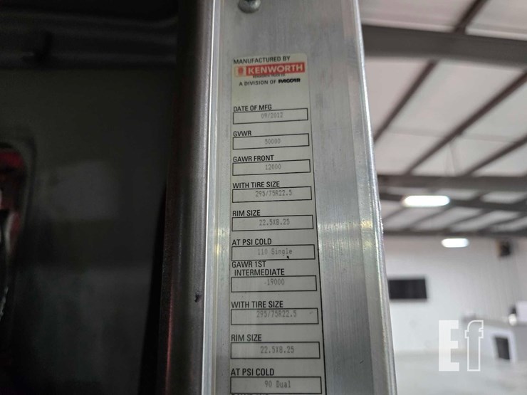 2013-kenworth-t800-image-30