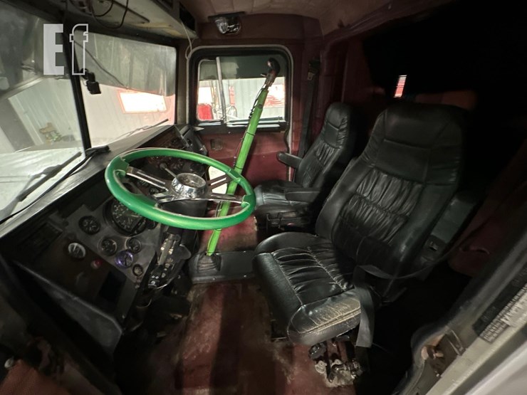 1994-peterbilt-378-image-12