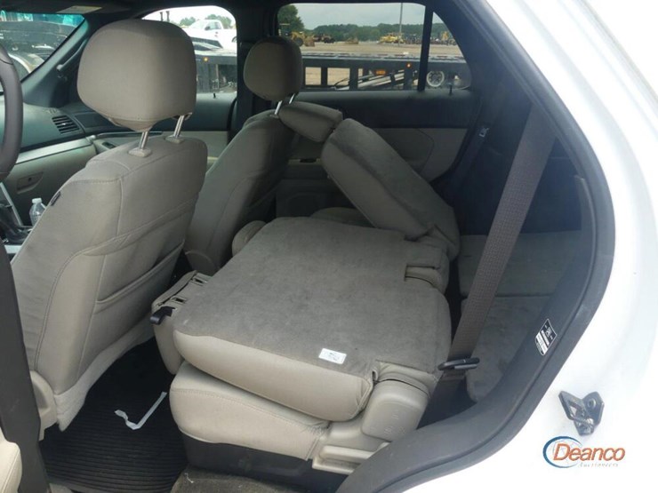 2015-ford-explorer-image-7