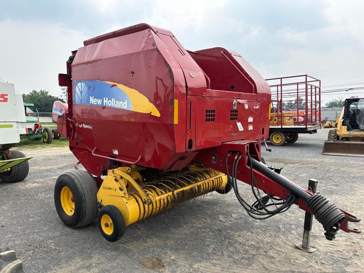 new-holland-br7060-image-1