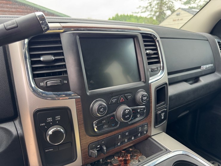 2016-dodge-ram-2500-image-25