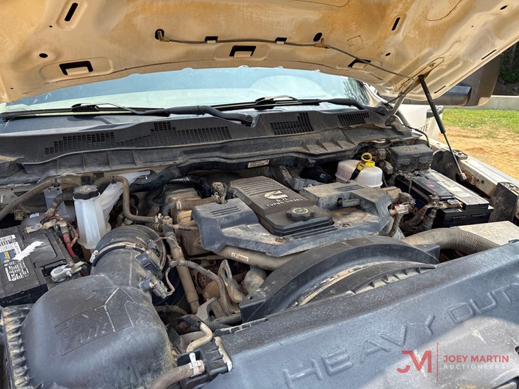 2016-dodge-3500-image-13