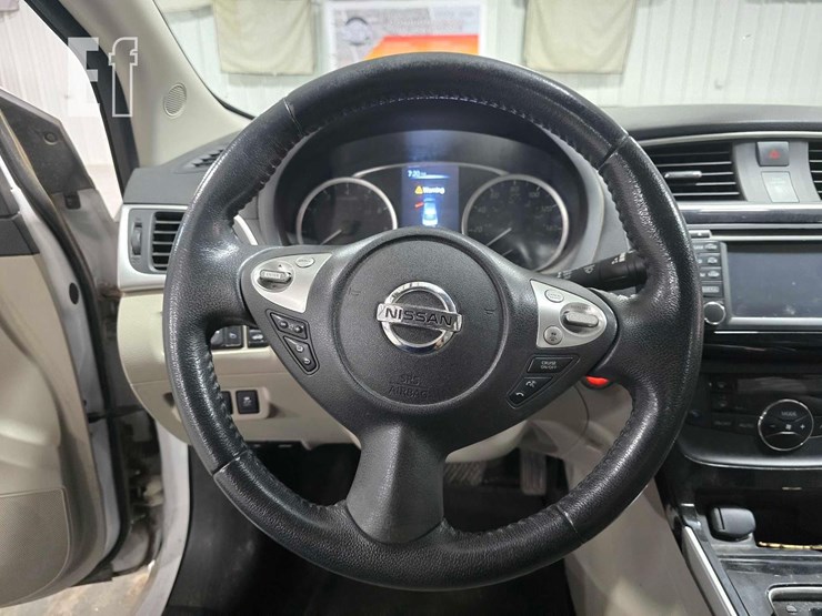 2017-nissan-sentra-image-10