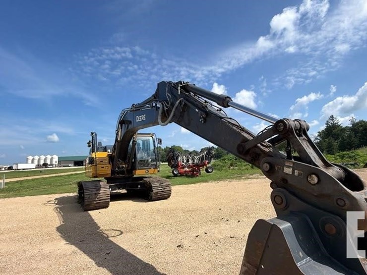 2023-deere-210-p-tier-image-11