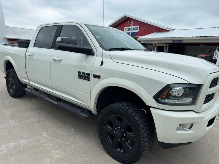 2016-dodge-ram-2500-image-5