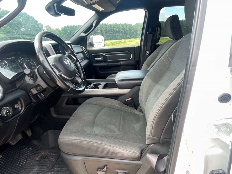 2021-dodge-2500-image-10