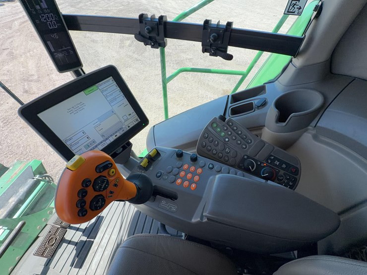 2015-john-deere-s680-image-57