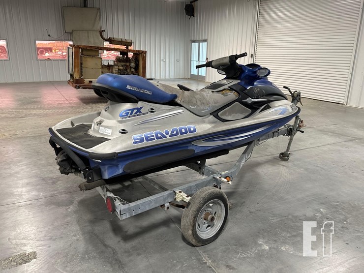 bombardier-sea-doo-gtx-watercraft-image-3