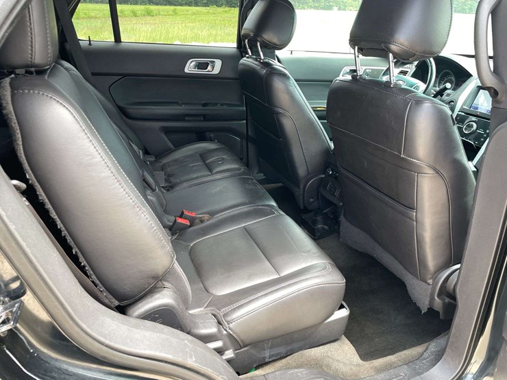2014-ford-explorer-limited-image-16