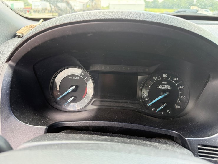 2017-ford-explorer-image-51