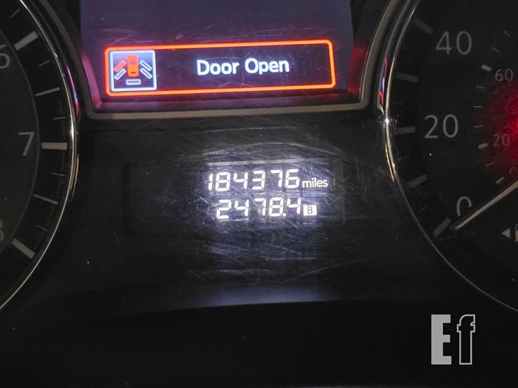 2013-nissan-pathfinder-image-12