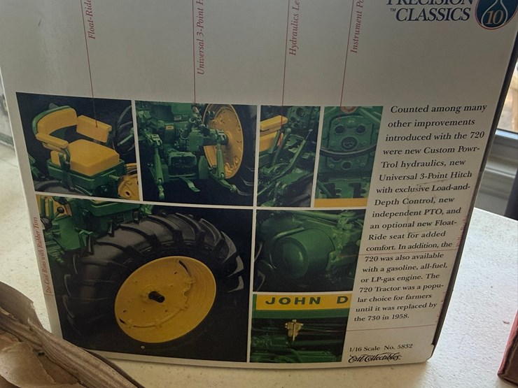 john-deere-720-image-8