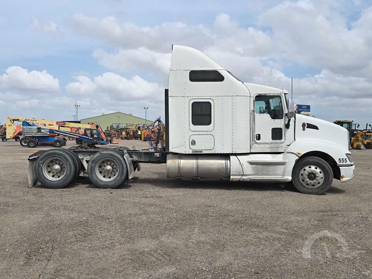 2009-kenworth-t660-image-6