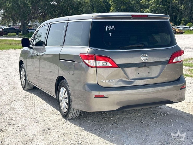 2015-nissan-quest-image-4