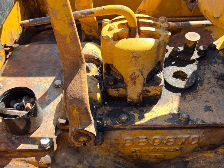 caterpillar-d2-image-20