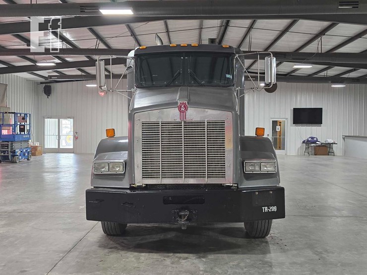 2005-kenworth-t800-image-7