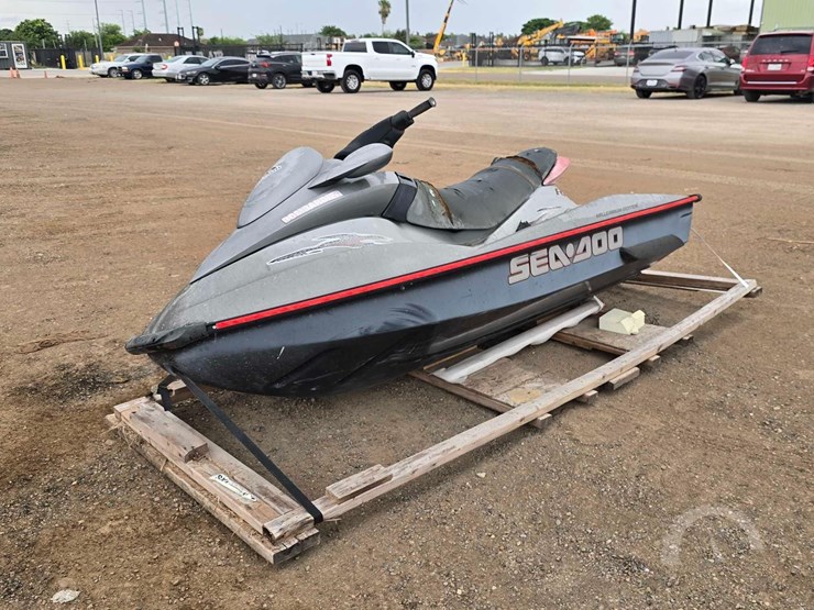 sea-doo-rx-jet-ski-image-1